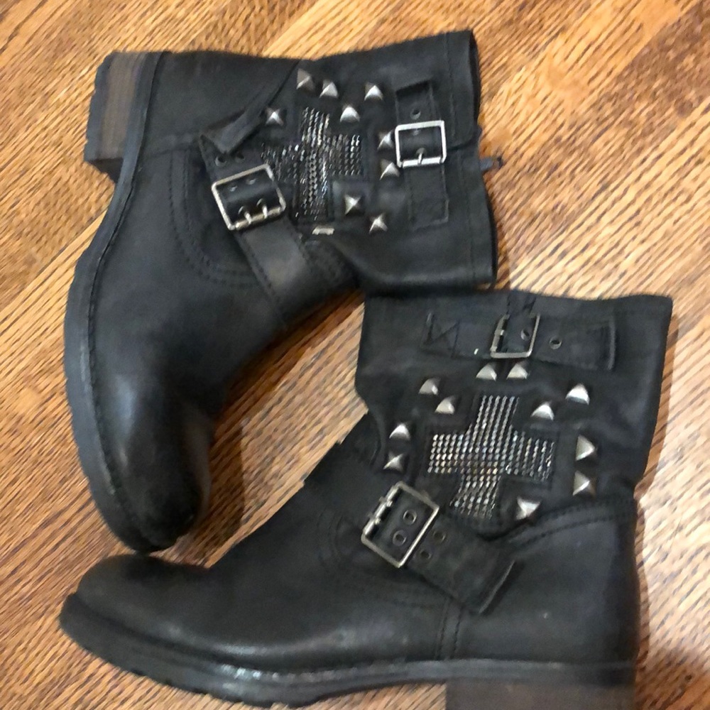 Motorcycle leather boots with cross detail